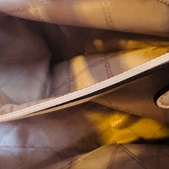 Michael Kors NWOT Nola Large Satchel White Silver Chain Shoulder Bag Satchel Bag - Picture 4 of 8